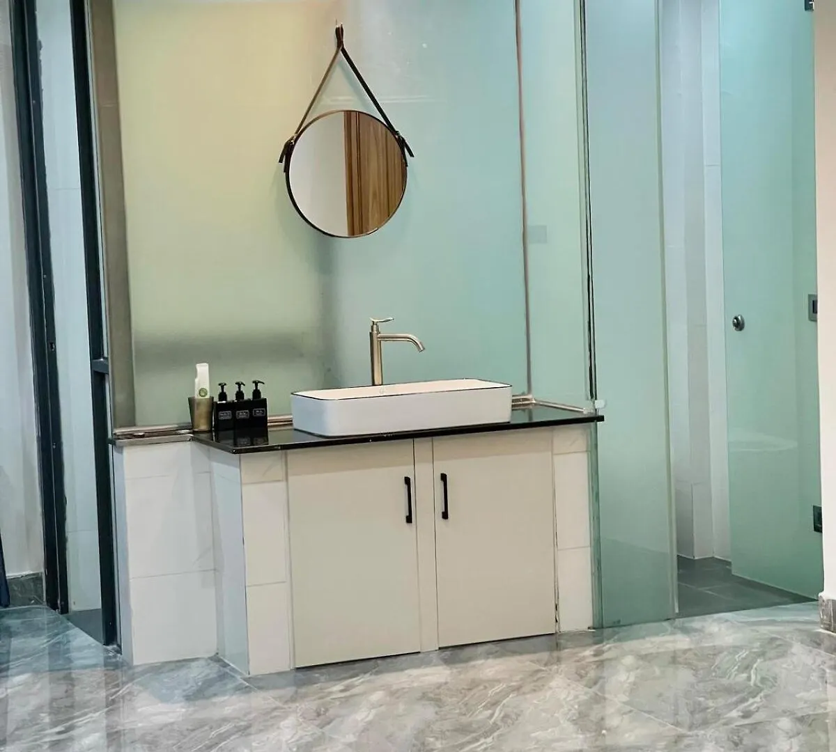 Apartment Ami Foreign Center Da Nang 6 - Cozy, New Interior, Spacious, Amenities, Near Beach, Windows